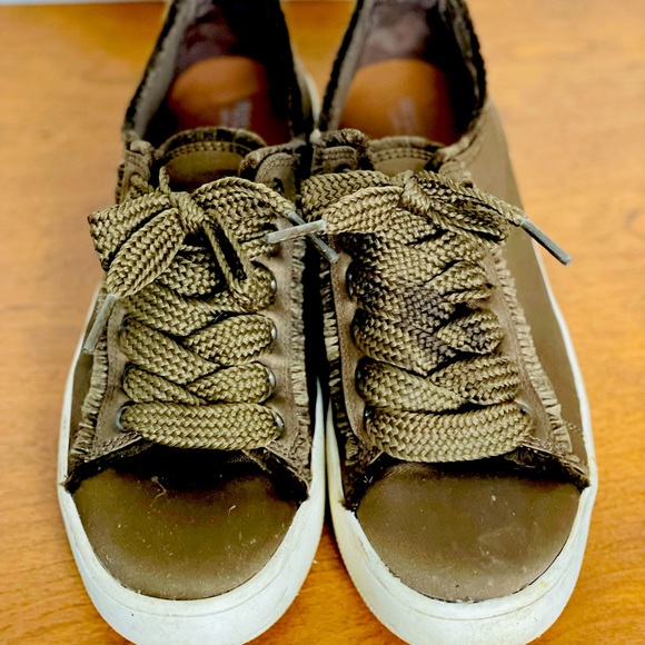 MOSSIMO Golden Brown Sneakers US7 - Picture 6 of 8